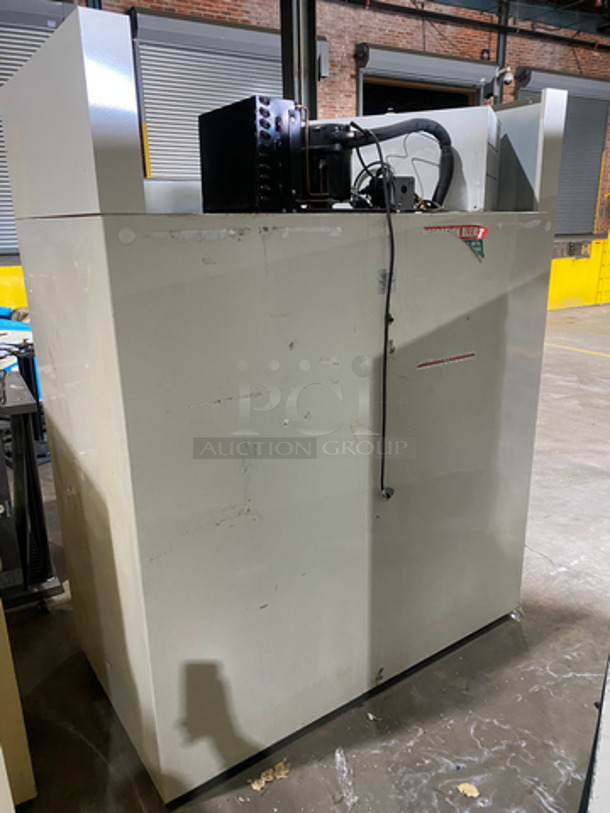 Star Commercial 2 Door Ice Merchandiser! With View Through Doors! Model: IS67AG50 SN: 00BY00388 115V 60HZ 1 Phase - Image 3 of 10