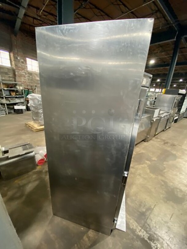 Traulsen Commercial Single Door Roll In Rack Dough Retarder Cooler! All Stainless Steel! With Rack! Model: RPP132LFHS SN: T173241J11 115V 60HZ 1 Phase  - Image 3 of 10