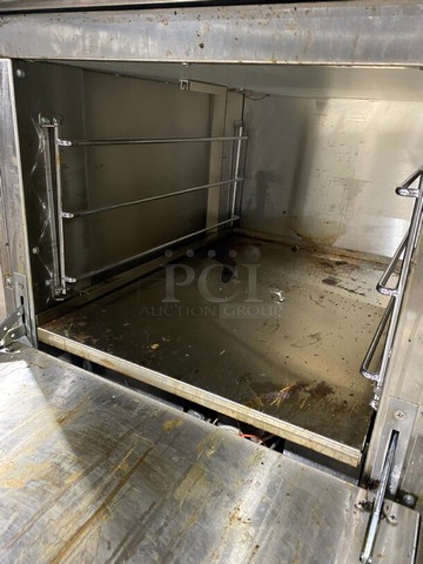 LATE MODEL! 2022 Asber Commercial Natural Gas Powered 4 Burner Stove! With Raised Back Splash And Salamander Shelf! With Oven Underneath! All Stainless Steel! On Casters! Model: AER424NG SN: 8102557218 - Image 7 of 10