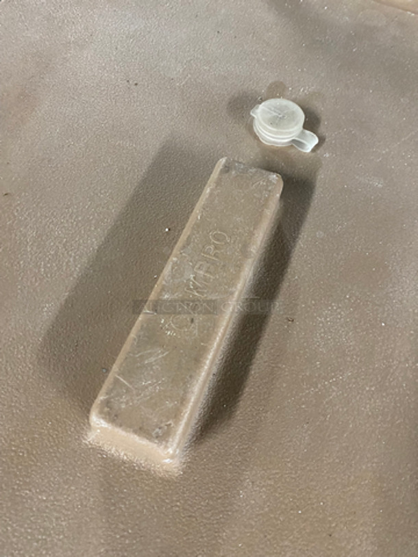 Cambro Insulated Food Pan Carrier! With Side Handles! With Lid! - Image 5 of 5