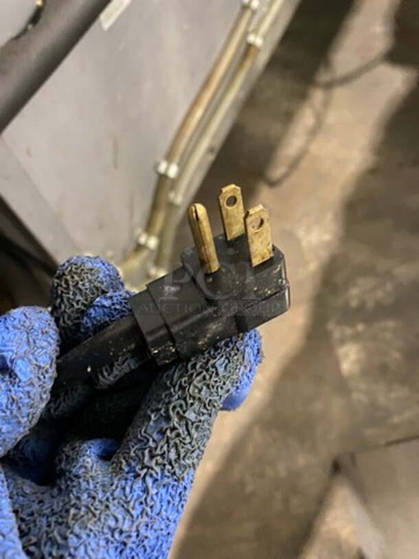 Randell Commercial Refrigerated Pizza Prep Table! With Single Door Storage Space! With 4 Drawers Underneath! All Stainless Steel! On Casters! - Image 9 of 9