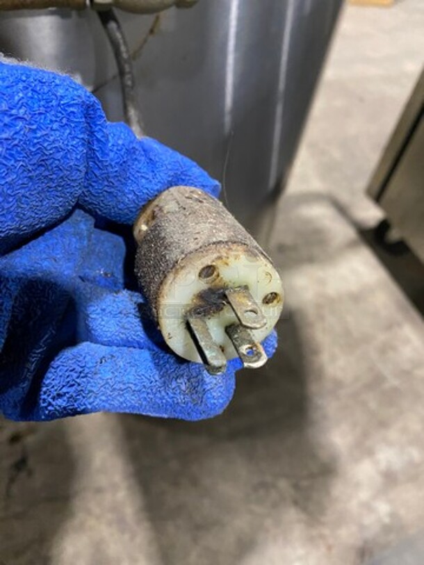 Groen Commercial Natural Gas Powered Soup Kettle! All Stainless Steel! On Legs! Model: AH/1-60 SN: 42980 - Image 11 of 11