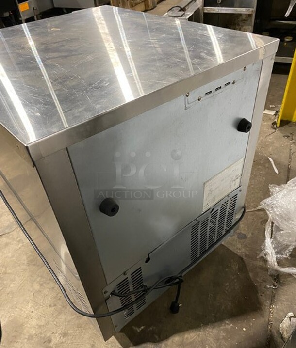 Everest Stainless Steel Commercial Single Door Lowboy/ Worktop Cooler! Model: ETBR1 SN:BTBR118010013 115V 1PH  - Image 4 of 8
