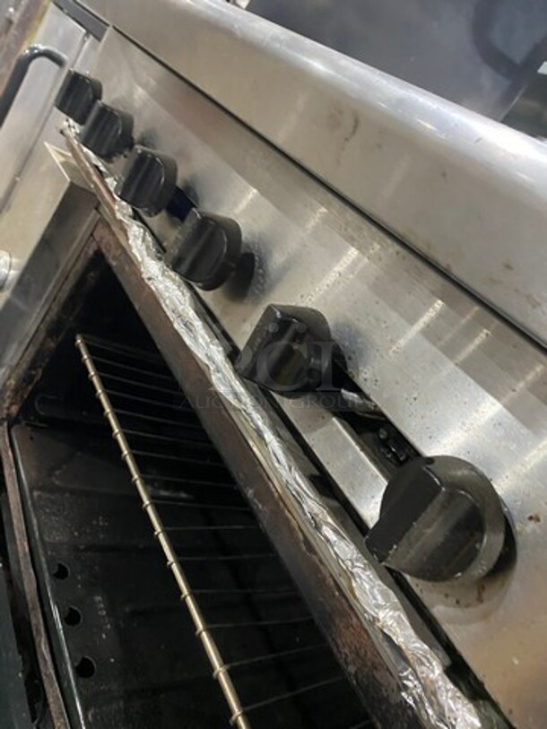 Commercial Natural Gas Powered Char Broiler Grill! With Oven Underneath! All Stainless Steel! On Small Legs! - Image 7 of 8