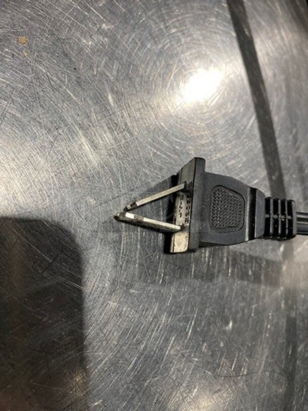 Better Chef Countertop 4 Slot Toaster! Model: IM242B 120V - Image 9 of 9