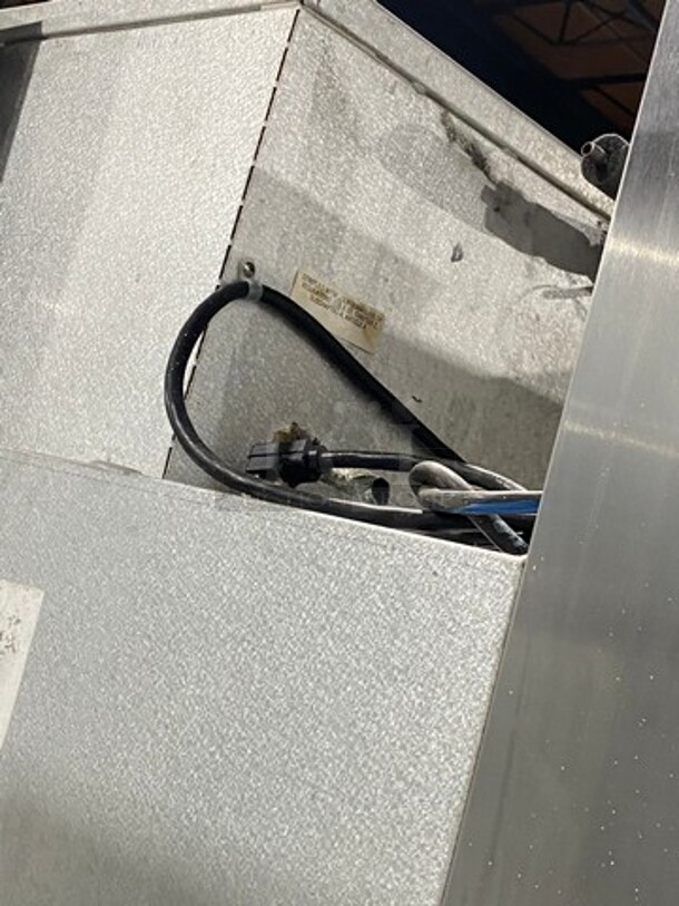 Traulsen Commercial Single Door Reach In Refrigerator! Solid Stainless Steel! On Legs! Model: RHT132WUTFHS SN: T92797D05 115V 60HZ 1 Phase - Image 9 of 9