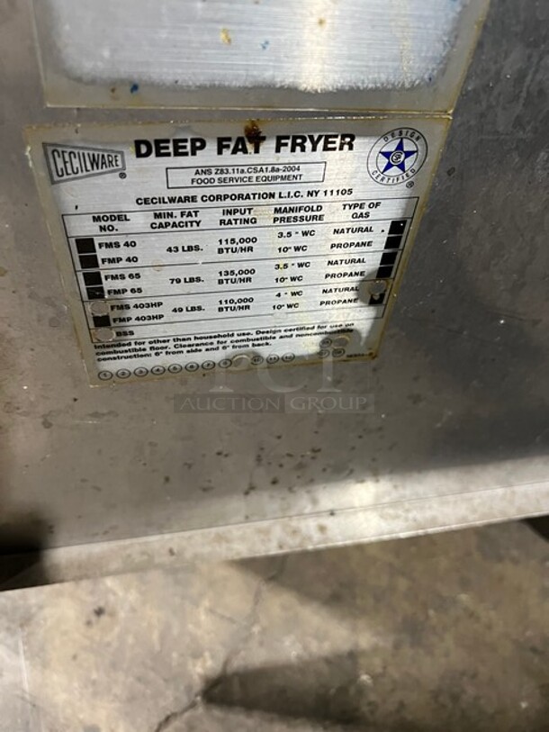Cecilware Natural Gas Powered Deep Fat Fryer! With 1 Metal Baskets! With Backsplash! All Stainless Steel! Model FMS40! On Legs! - Image 5 of 7