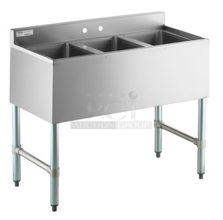 BRAND NEW SCRATCH AND DENT! Steelton 522BS3T38 3 Bowl 18 Gauge Underbar Sink - 38" x 18 3/4"