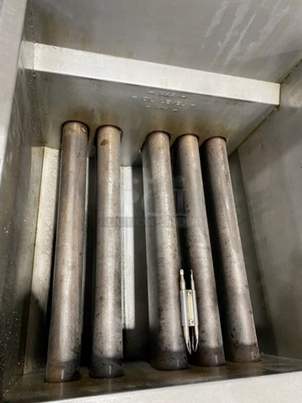 Pitco Frialator Commercial Natural Gas Powered Deep Fat Fryer! All Stainless Steel! On Legs! - Image 5 of 7