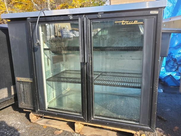TRUE TBB-24-48G 2 Glass Door Beer Cooler 115Volts 49X25X39 - Image 2 of 8