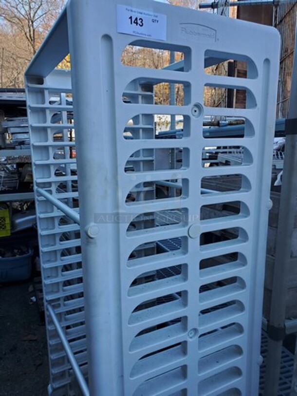 Rubbermaid cooling rack  - Image 7 of 8