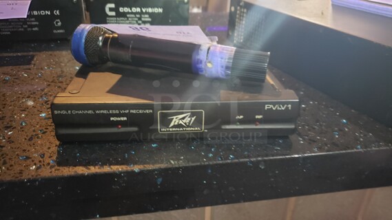 Peavey Single Channel Wireless VHF Receiver and Microphone

Not tested 

(Location 2)