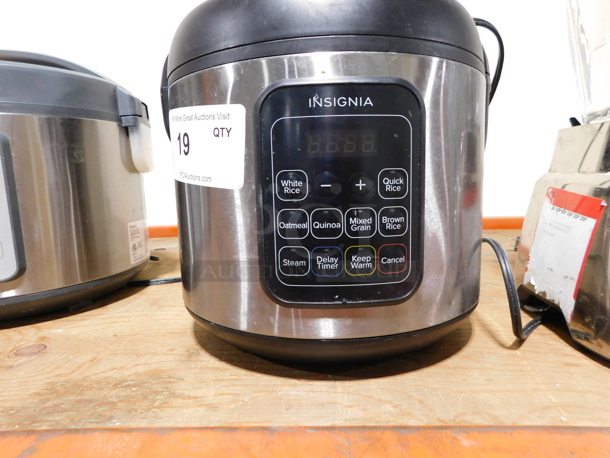 Insignia - Multi cooker - 6 qt ..... Tested and Working