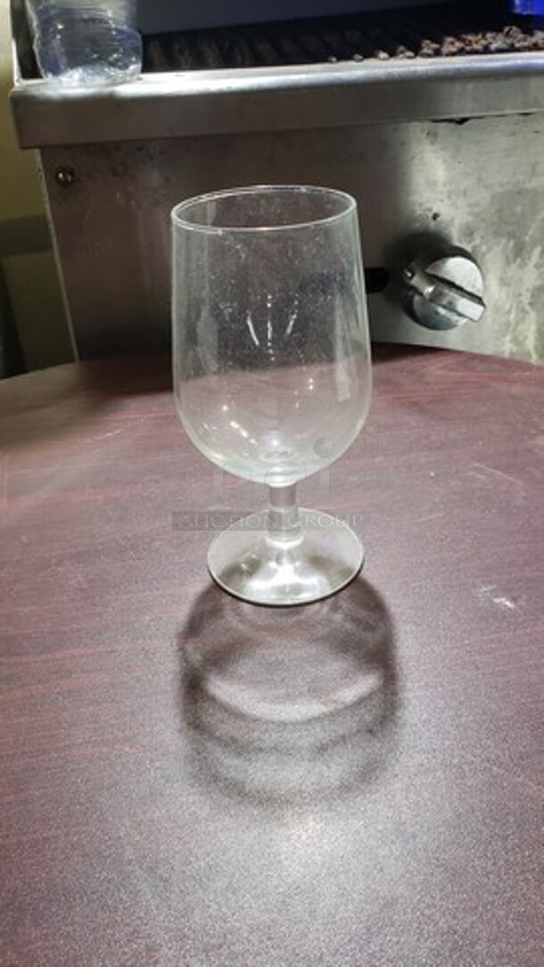 Lot of 14 Glasses - Image 1 of 1