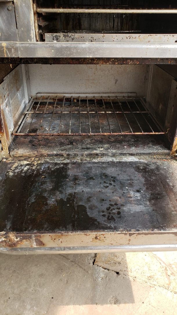 Vulcan 6 Burner Range/ Griddle, Charbroiler, & 2 Standard Ovens! Natural Gas - Image 5 of 8