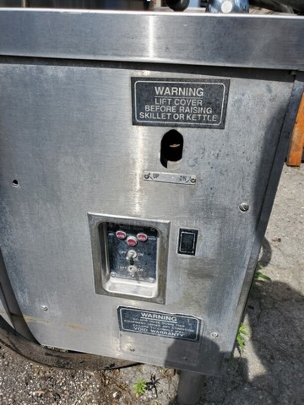 Market Forge Electric Kettle!

480 V
27 A
24 KW
3 PH
60 Hz - Image 6 of 10