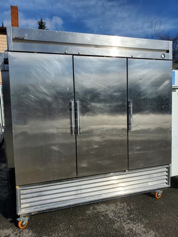 TRUE T-72 Superior 3 Solid Door Refrigerator on Casters, 115V Tested & Working! - Image 1 of 4
