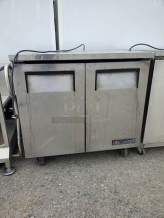 True TUC-36| 36" Undercounter Refrigerator - 2 Door 115V| 36"W X 30"D X 36"H| (Running but not cooling)