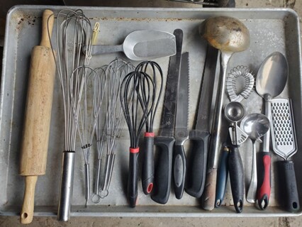 ALL ONE MONEY!! Kitchen utensils 