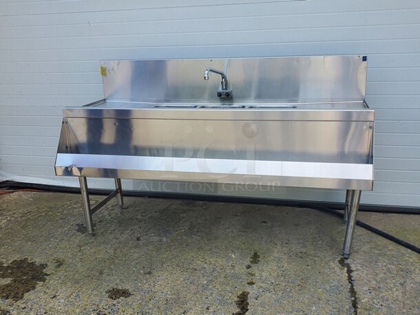 Bar Sink|3 compartment|60"X24"X28" Very nice condition! - Image 2 of 5
