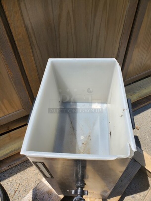 Bunn 4 Gallon Stainless Steel Iced Tea Dispenser  - Image 4 of 4