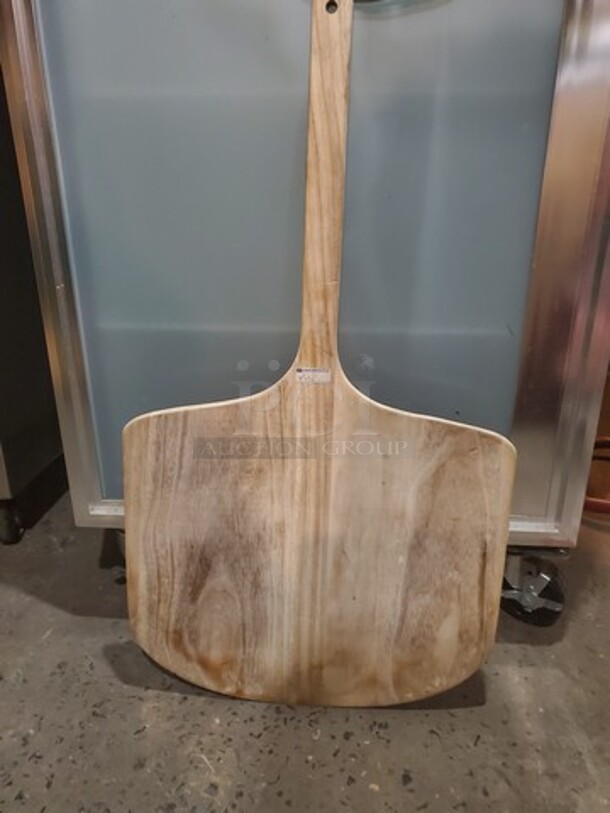 18" x 16" Wooden Pizza Peel with 20" Handle, Brand New! - Image 4 of 4