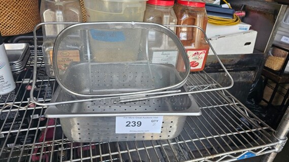 Lot of Miscellaneous Kitchenware
(2X BID)