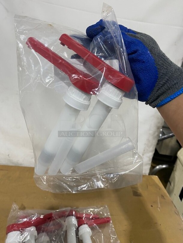 Condiment Pump! 4x Your Bid! - Image 2 of 4