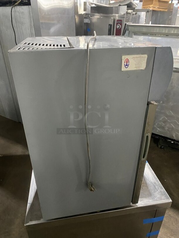 Commercial Countertop Single Glass Door Reach In Cooler! With Metal Rack! 115V! Model: VV3! - Image 4 of 7