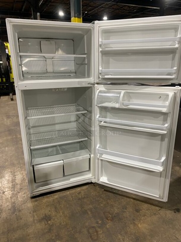 Whirlpool Half Cooler Half Freezer Combo Unit! Model: W4TXNWFWQ03 SN: VS24447171 115V 60HZ 1 Phase - Image 5 of 9