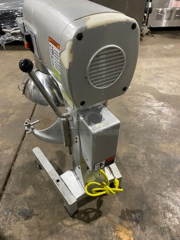 Hebvest Commercial 30Qt Planetary Mixer! With Bowl Guard! Model: SM30HD SN: C041801023UM30M1 120V 60HZ 1 Phase - Image 4 of 9