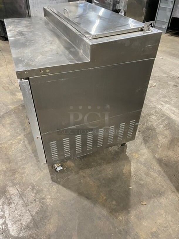 Valpro Commercial Refrigerated Pizza Prep Table! With Single Door Storage Space! All Stainless Steel! On Casters! Model: VPP44 SN: 8004233 115V 60HZ 1 Phase - Image 3 of 11