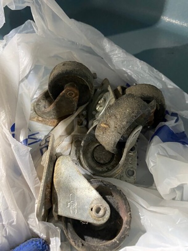 Delfield Commercial Single Door Lowboy/Worktop Cooler! All Stainless Steel! Model: 406CADD1 SN: 0506036101492T 115V 60HZ 1 Phase - Image 7 of 8