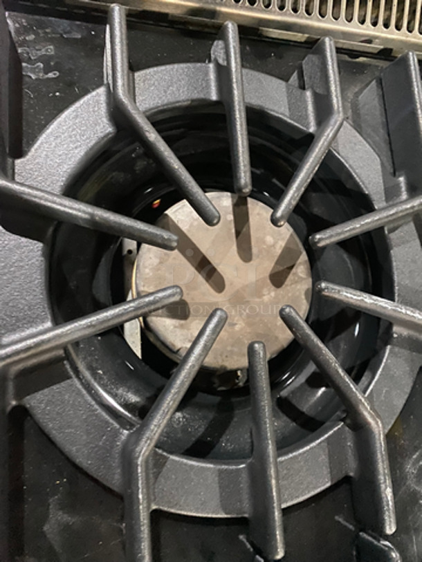 Viking Gas Powered 6 Burner Stove! With Full Size Oven Underneath! All Stainless Steel! - Image 6 of 11