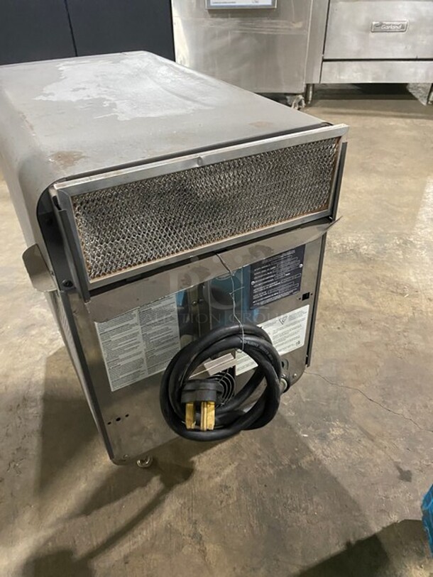2017 Turbo Chef Commercial Countertop Rapid Cook Turbo Oven! On Small Legs! Model: NGO SN: NGOD34127! 208-240V 1PH! - Image 4 of 8