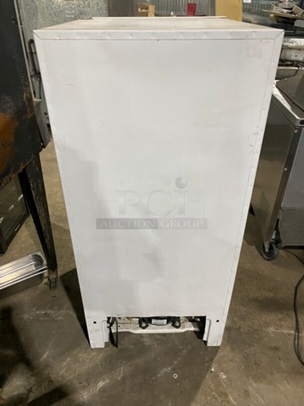 Frigidaire Single Door Freezer! With Poly Racks And Shelves! Model: FFU0912DW3 SN: WB73026768 115V - Image 4 of 9