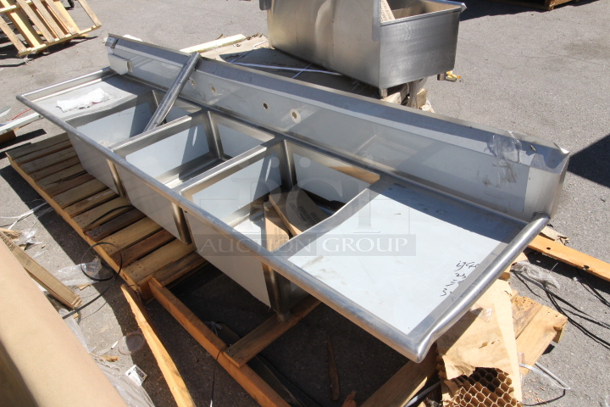 BRAND NEW SCRATCH & DENT! Regency 121" 16-Gauge Stainless Steel Three Compartment Commercial Sink with Galvanized Steel Legs and 2 Drainboards - 23" x 23" x 12" Bowls - Image 4 of 7