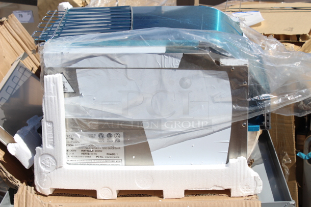 BRAND NEW SCRATCH & DENT! Avantco T3600B Commercial 14 1/2" Wide Conveyor Toaster with 3" Opening - 208V, 3600W, 1200 Slices per Hour. Packaging is damaged. 18-1/2x18x16-1/2 - Image 3 of 6