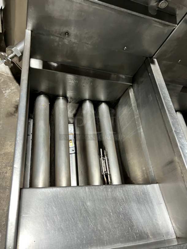 FAB! Pitco Frialator Commercial Natural Gas Powered 4 Bay Deep Fat Fryer! With Middle Fryer Basket Rack! With Oil Filter System! All Stainless Steel! On Casters! Model: SGH50  - Image 6 of 11