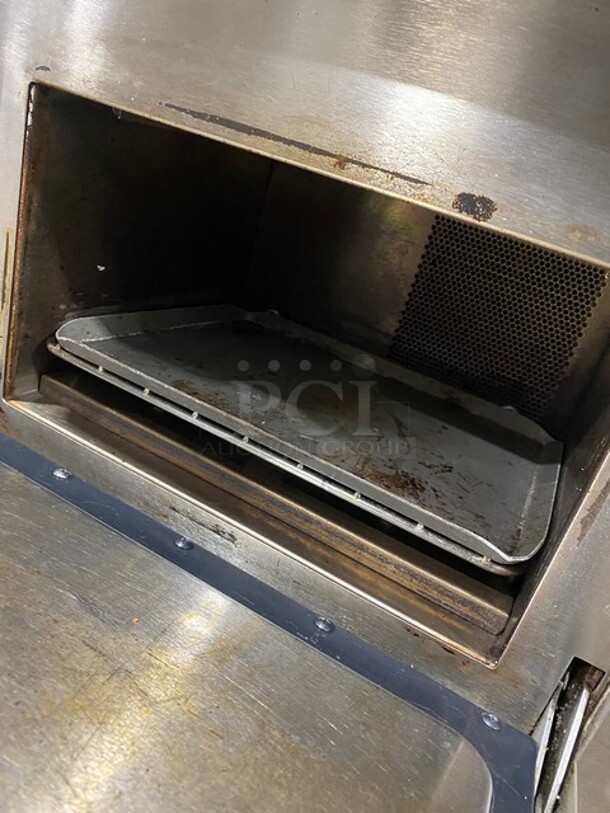 2017 Turbo Chef Commercial Countertop Rapid Cook Oven! On Small Legs! Model: NGO SN: NGOD30753 208-240V 1PH - Image 6 of 8
