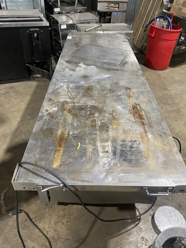 Silver King Refrigerated 4Large Drawer Chef Base! All Stainless Steel on Casters! Eletric Powered! Working When Removed! MODEL: SKRCB97H SN: SBBE103151A! - Image 8 of 9