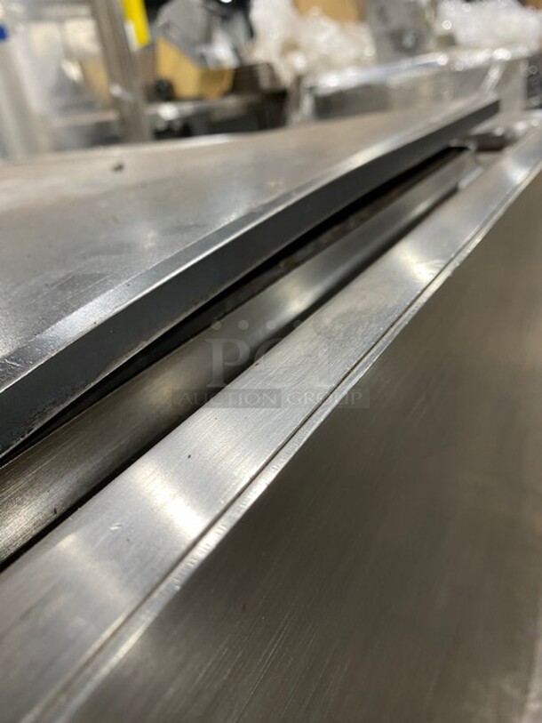 Electrolux Natural Gas Powered All Stainless Steel Plancha Flat Grill! ERMA Edition! Built On Stainless Steel Stand! On Legs! - Image 9 of 9