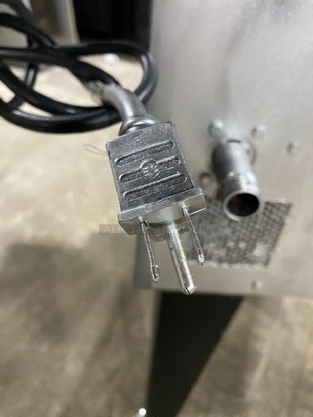 Vulcan Commercial Gas Powered Single Deck Convection Oven! With View Through Doors! All Stainless Steel! On Casters! Model: VC4GS SN: 481268250PW  - Image 8 of 8