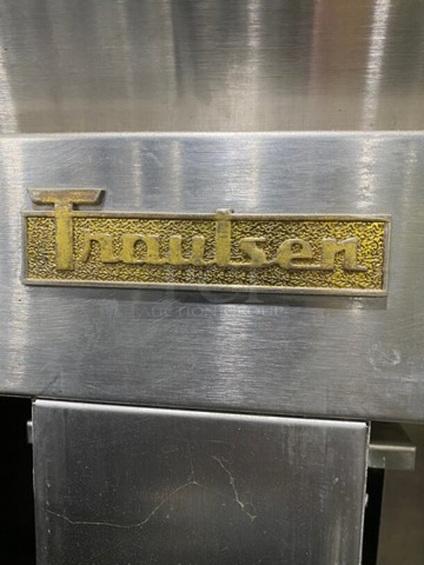 Traulsen Commercial 2 Door Reach In Cooler! All Stainless Steel! On Casters! Model: RE232NZCF02 SN: T1746684K11 115V 60HZ 1 Phase - Image 9 of 10