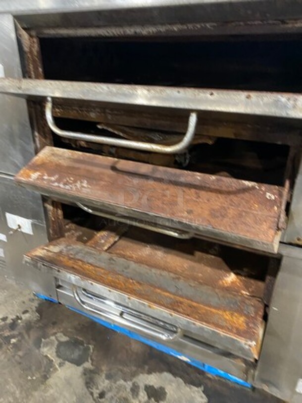 Bakers Pride Commercial Natural Gas Powered Double Deck Baking/ Pizza Oven! All Stainless Steel! 2x Your Bid Makes One Unit! SN: 09950 - Image 5 of 11