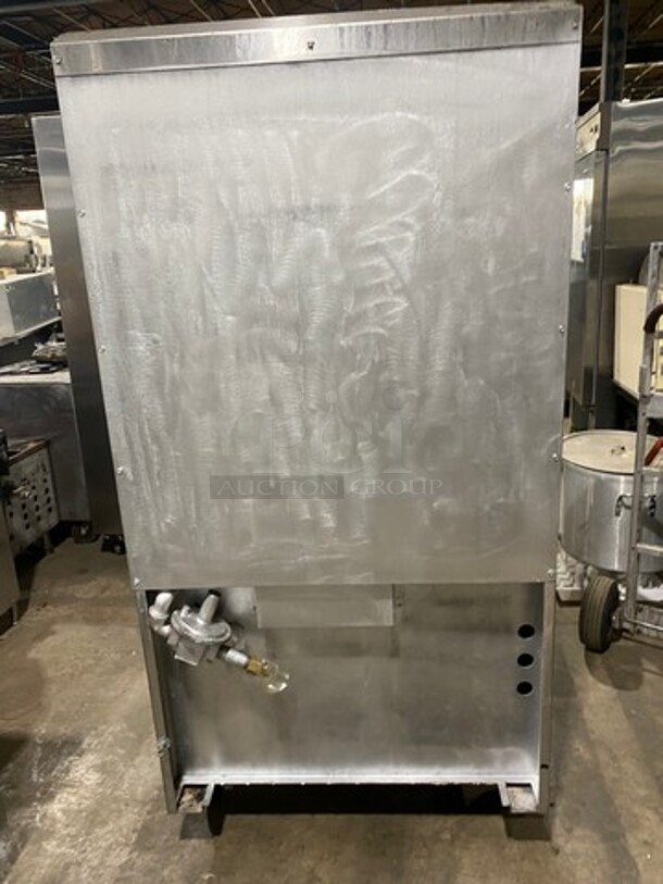 Jade Range Commercial Natural Gas Powered French Top/ Hot Plate Stove! With Raised Back Splash With Double Overhead Shelf! With Oven Underneath! All Stainless Steel! On Casters! - Image 4 of 12