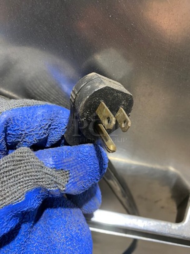 Victory Commercial Single Door Refrigerated Dough Retarder! Can Fit Roll In Rack! All Stainless Steel! On Legs! RACK NOT INCLUDED! Model: RS1DS7EW SN: B0381930 115V 60HZ 1 Phase - Image 9 of 9