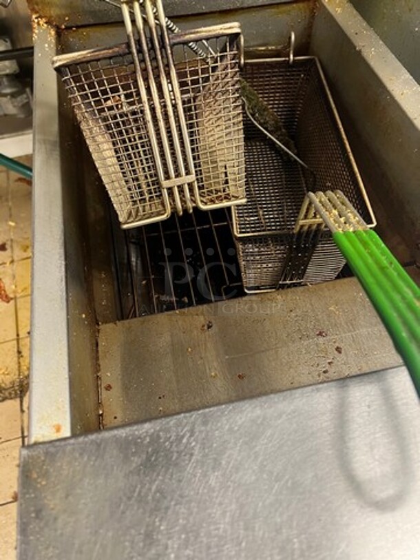Frymaster Commercial Natural Gas Powered Deep Fat Fryer! With 2 Frying Baskets! With Backsplash! All Stainless Steel! On Casters! WORKING WHEN REMOVED! - Image 8 of 8