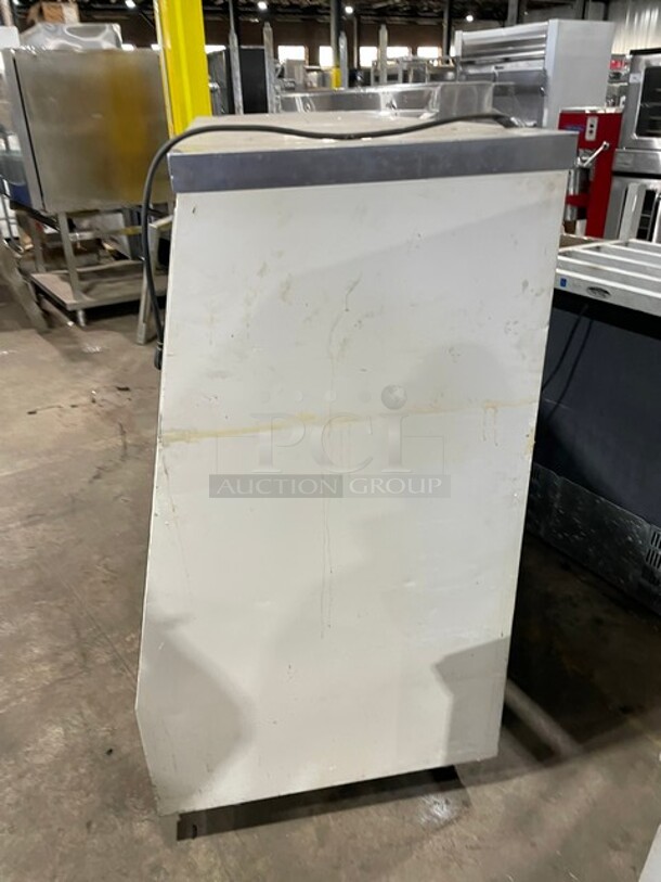 True Commercial Slanted Glass Refrigerated Display Case/Merchandiser! With Double Sliding Glass Door Rear Access! With Poly Coated Racks! 115V 1 Phase! Model: TSID-72-3 SN: 1-4377737! - Image 3 of 10