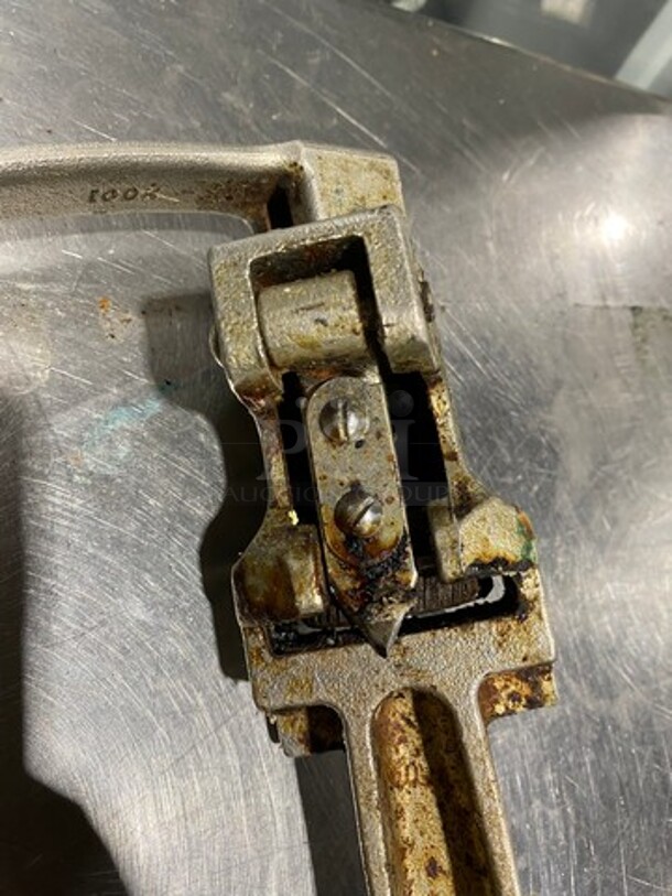 Stainless Steel Commercial Manual Can Opener! - Image 3 of 5